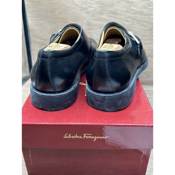 Salvatore Ferragamo Nero Calf 10.5 D Giro with box